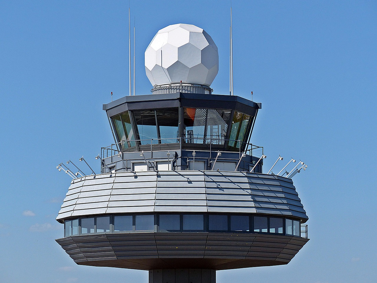 tower-1379715_1280
